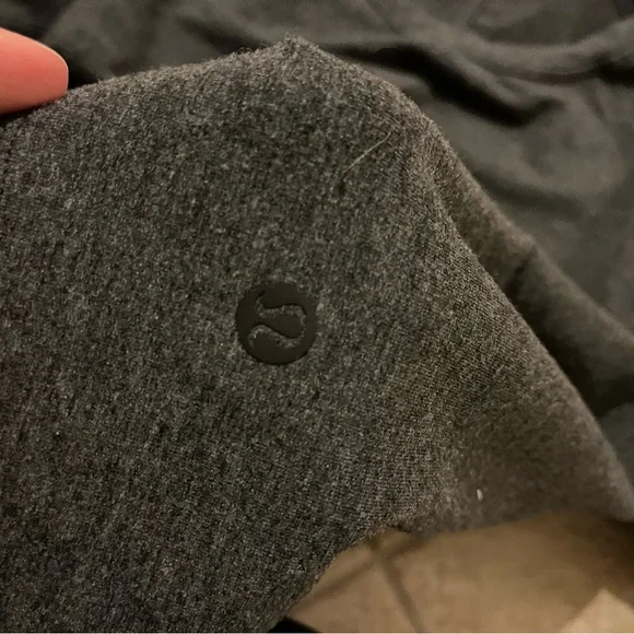 Lululemon crewneck - Picture 2 of 3